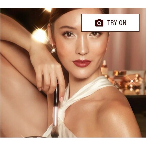 Charlotte Tilbury Glow Glide Highlighter - Moonlit Glow - Picture 2 of 6